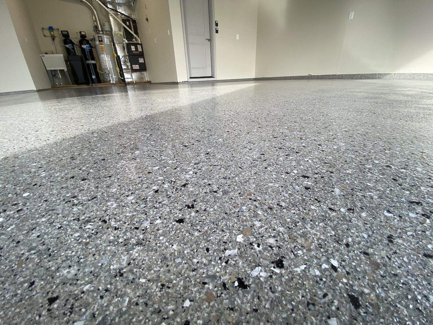 hybrid flake polyaspartic garage floor coating